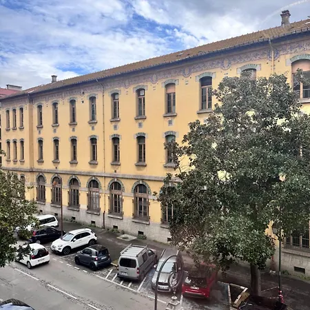 A Casa Grandval - *